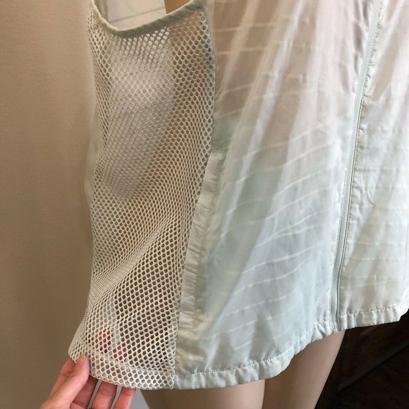 NWOT Adidas Supernova TKO Reflective Running Vest - Women's XL - Picture 8 of 11